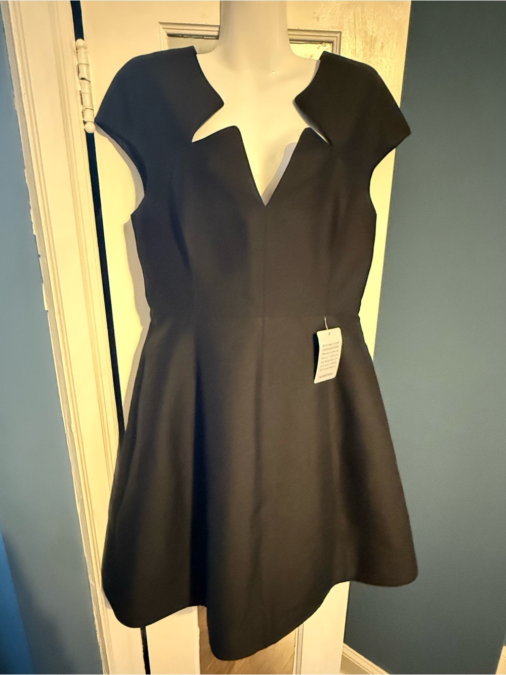Halston Heritage NWT Black Cotton Silk Notched Neck Tulip Fit Flare Dress 8